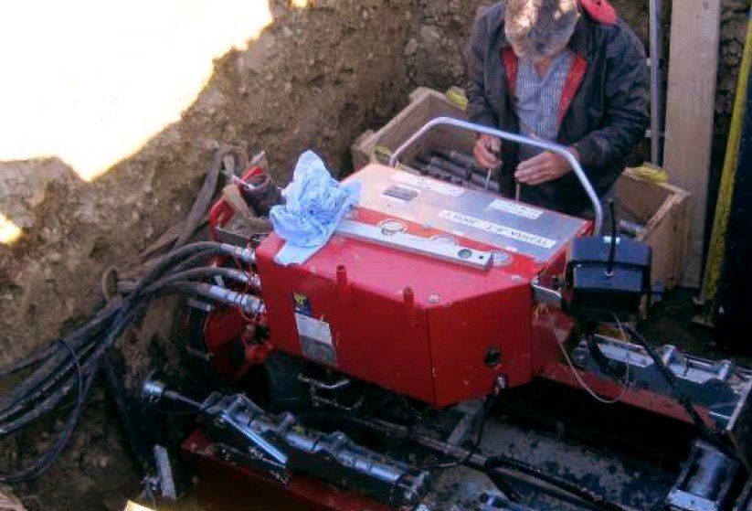 Forage horizontale dirigé HDD avec laForeuse Horizontale Dirigée HDD de fond de fouille TERRA-PIT DJ18