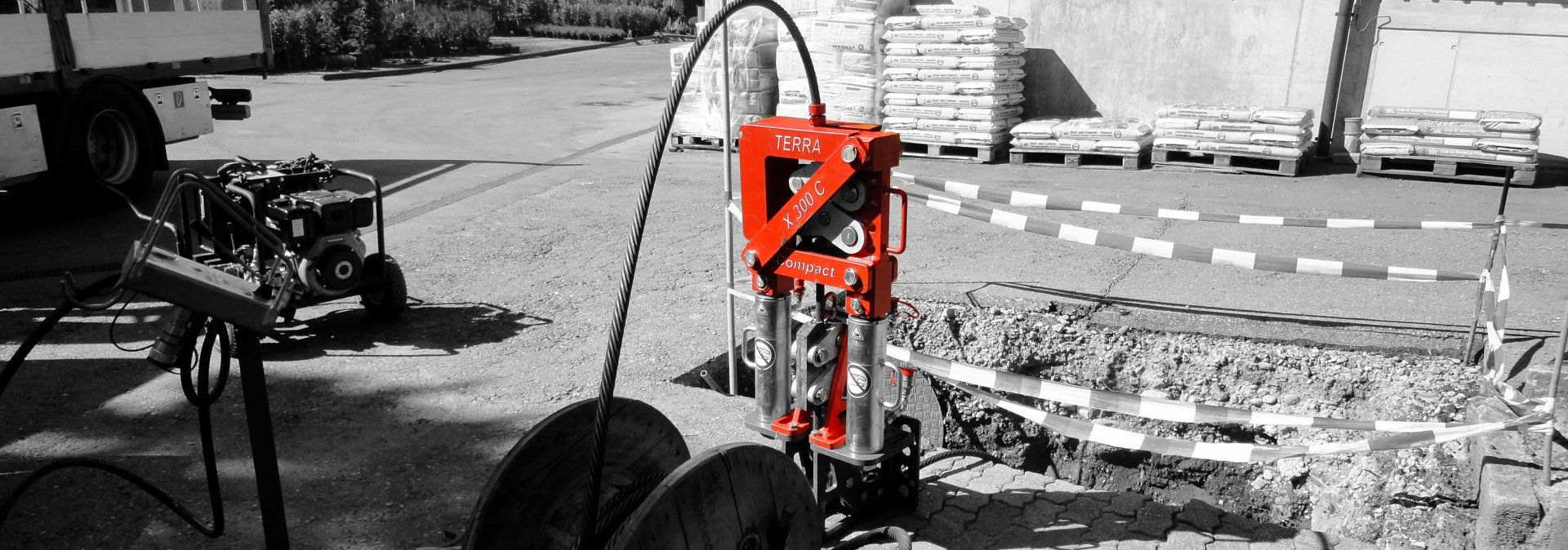 Machine de réhabilitation de canalisations par éclatement et tubage, Éclateur à câble