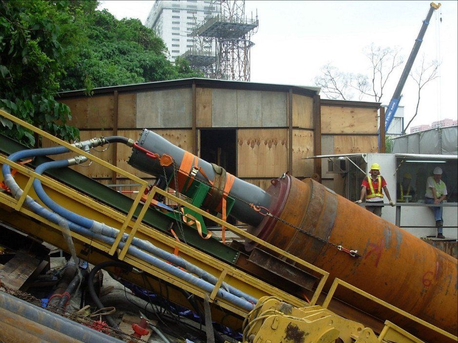 Assistance à l'insertion de tuyaux acier