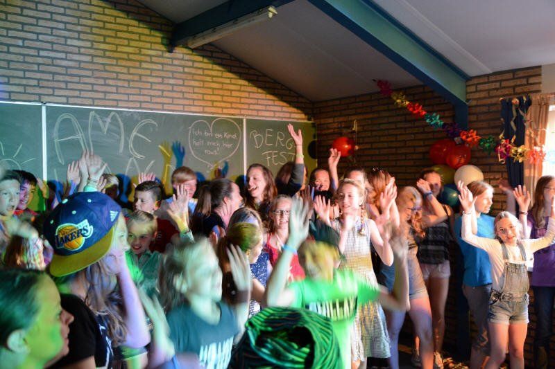 Unsere Projekte - Sankt Martin e.V. Aktion. Wir helfen Helfen - Frankenweg 109, 53604 Bad Honnef