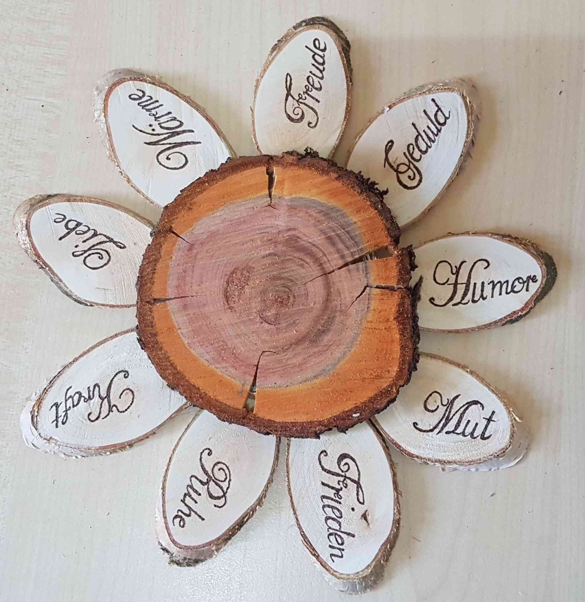 Holzblume aus Astscheiben mit Gravur Exklusives Lieblingsstück Unikat Handarbeit