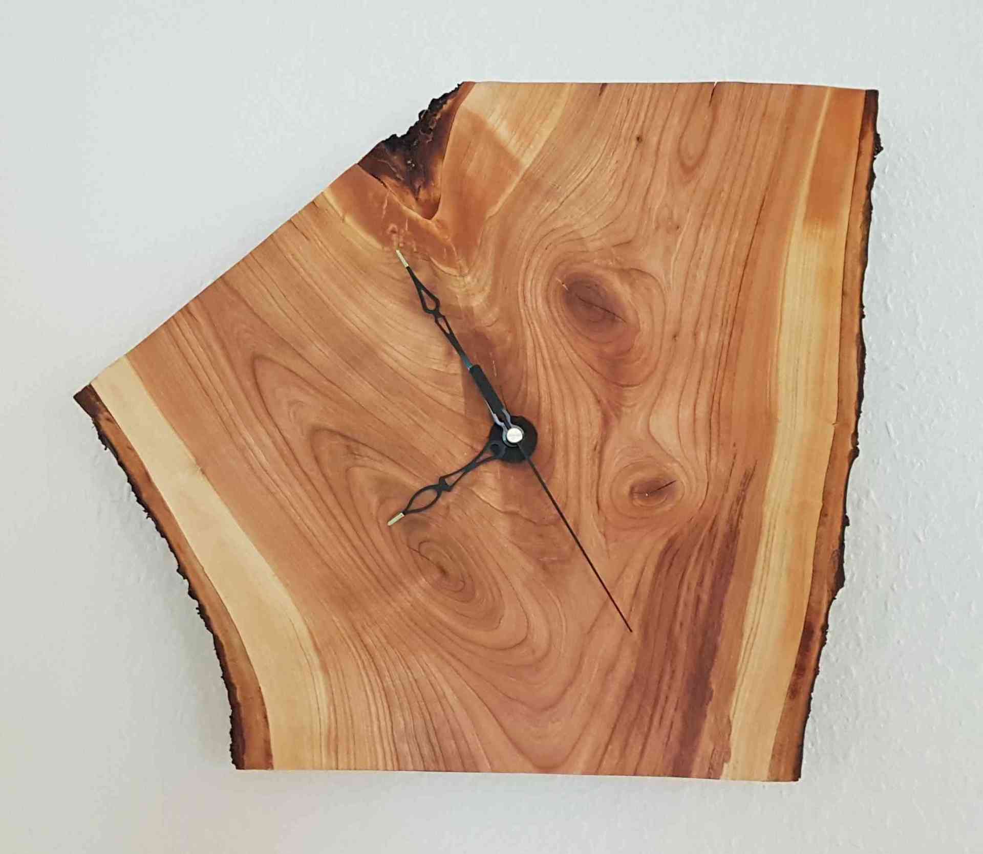 Wanduhr aus Holz Kirsche geölt Exklusives Lieblingsstück Unikat Handarbeit