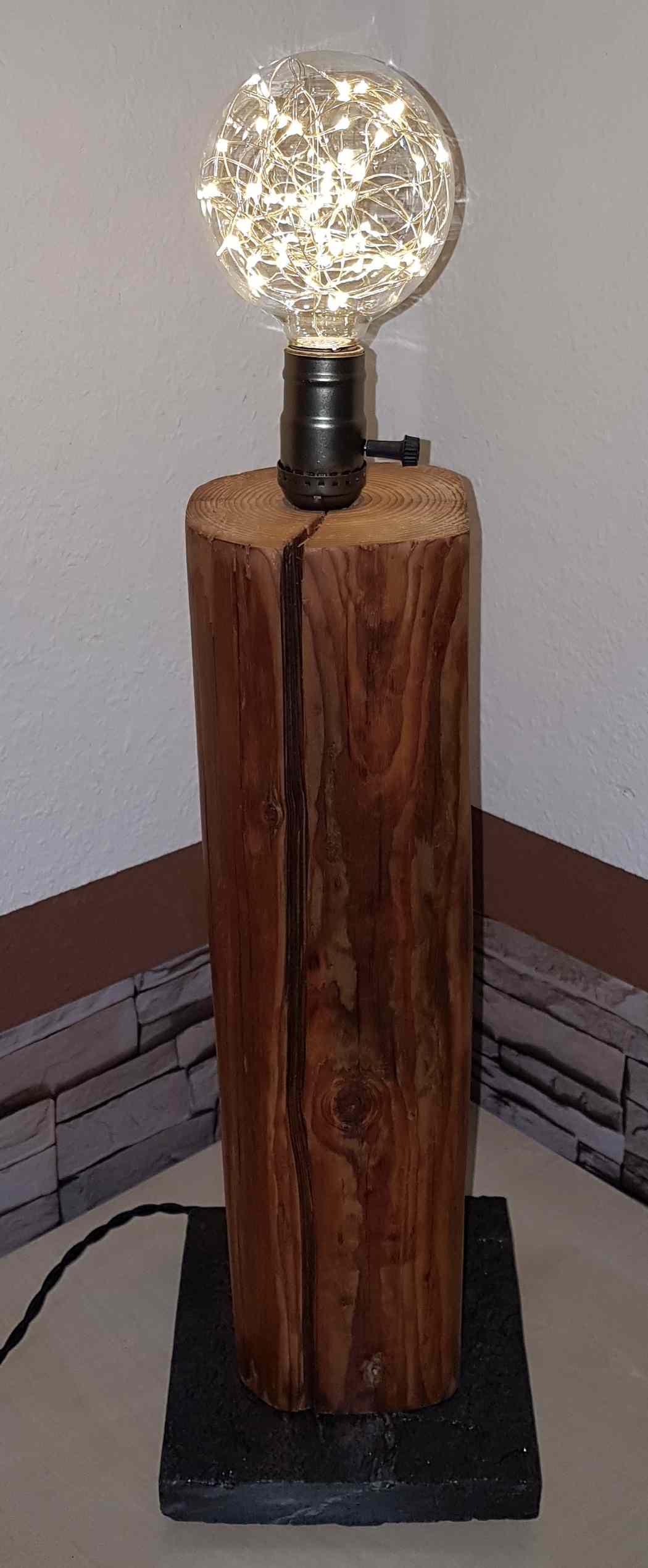 Tischlampe aus altem Holzbalken natur Unikat Exklusives Lieblingsstück