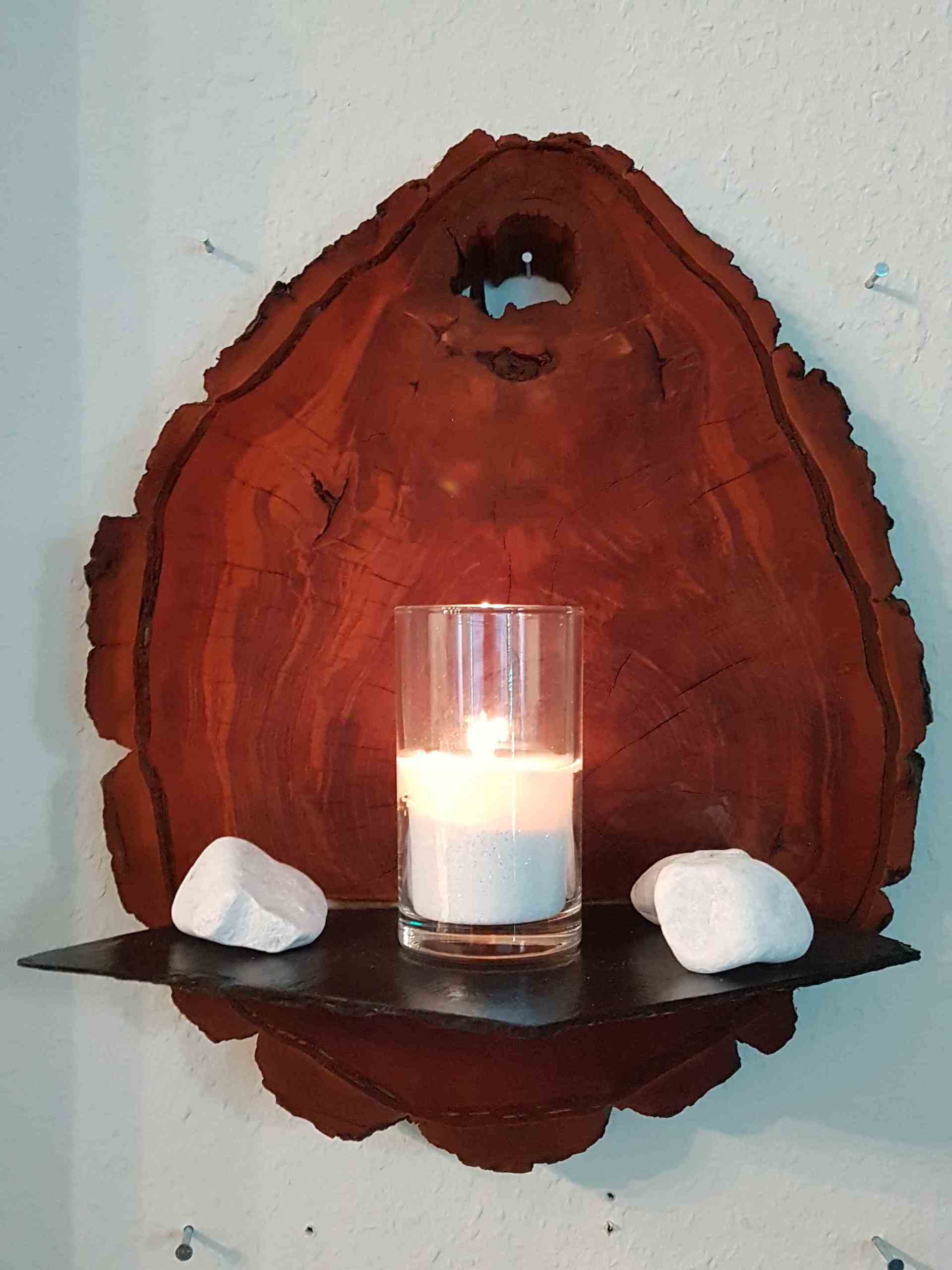 Wanddeko aus Holz Pappel mit Schieferbruchstück als Kerzenhalter Exklusives Lieblingsstück Unikat Handarbeit