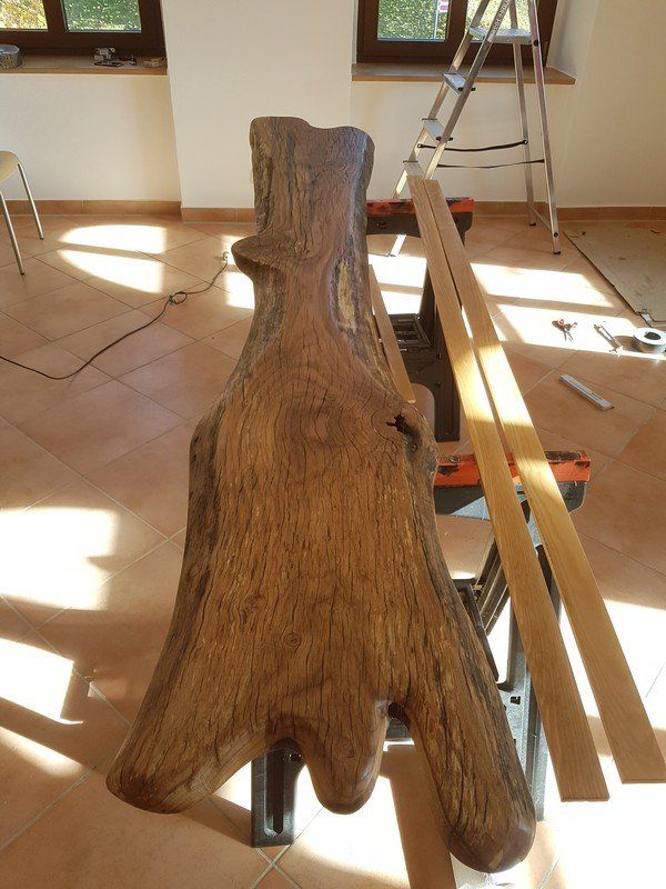 Altes langes Eichenbrett geschliffen und geölt Altes langes Eichenbrett geschliffen und geölt