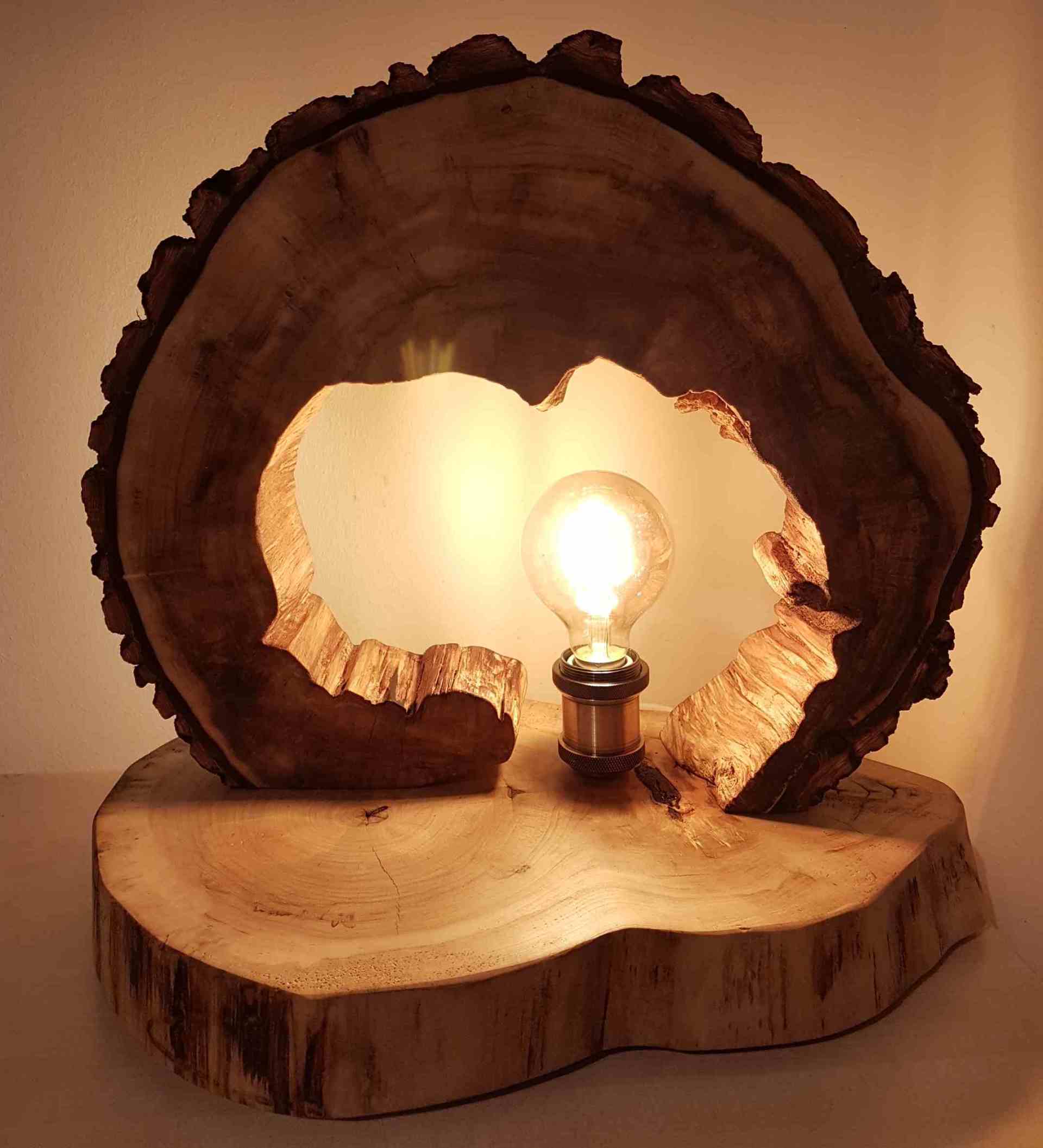 fertige Tischlampe aus Pappelholz - Unikat und Lieblingsstück fertige Tischlampe aus Pappelholz - Unikat und Lieblingsstück