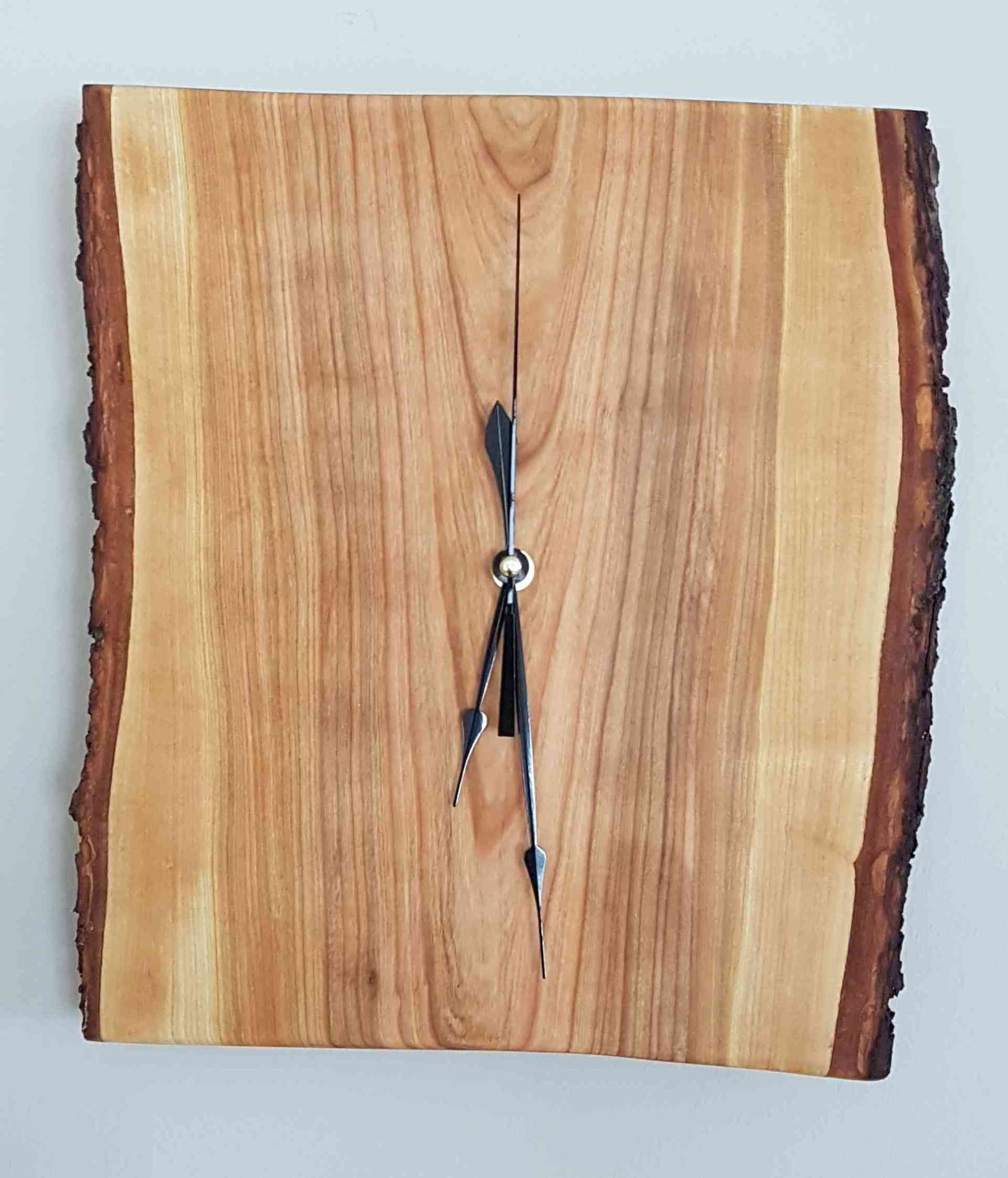 Wanduhr aus Holz Kirsche geölt Exklusives Lieblingsstück Unikat Handarbeit