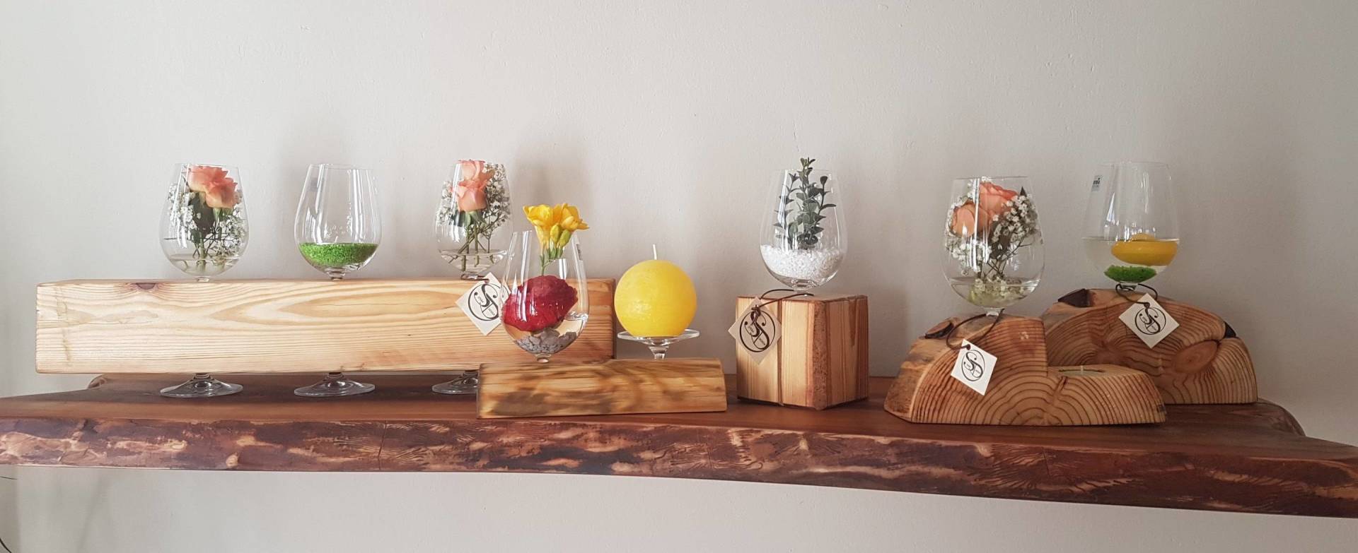 Blumenvase Kerzenständer aus altem Balken mit Weingläsern Gaststättendekoration Exklusives Lieblingsstück Unikat Handarbeit