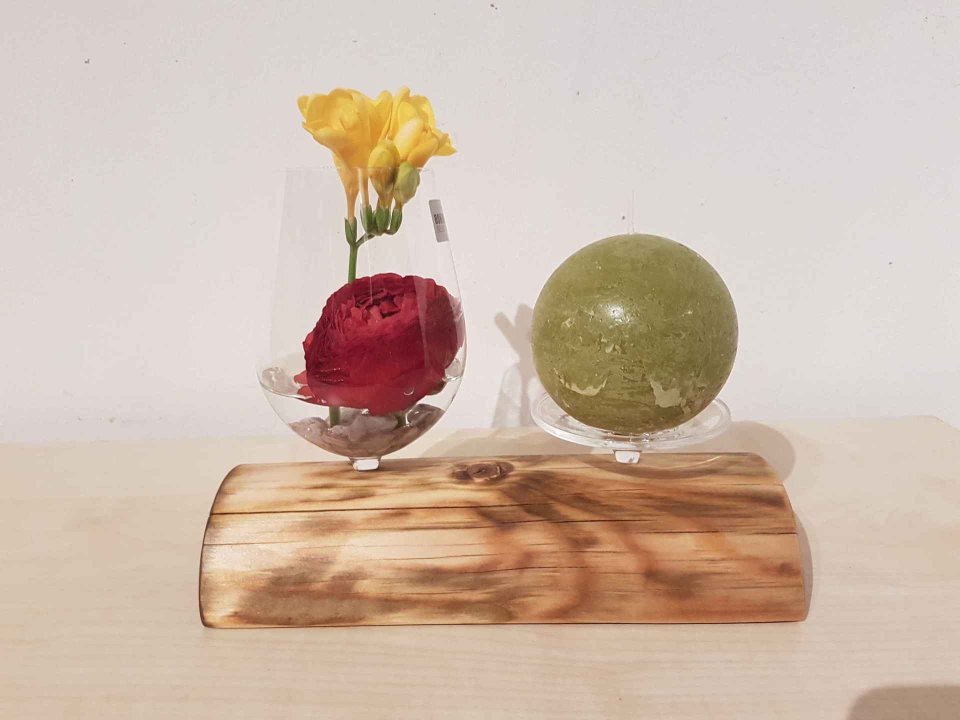 Vase und Kerzenständer aus alten Holzriegel mit geteiltem Weinglas Gaststättendekoration Exklusives Lieblingsstück Unikat Handarbeit
