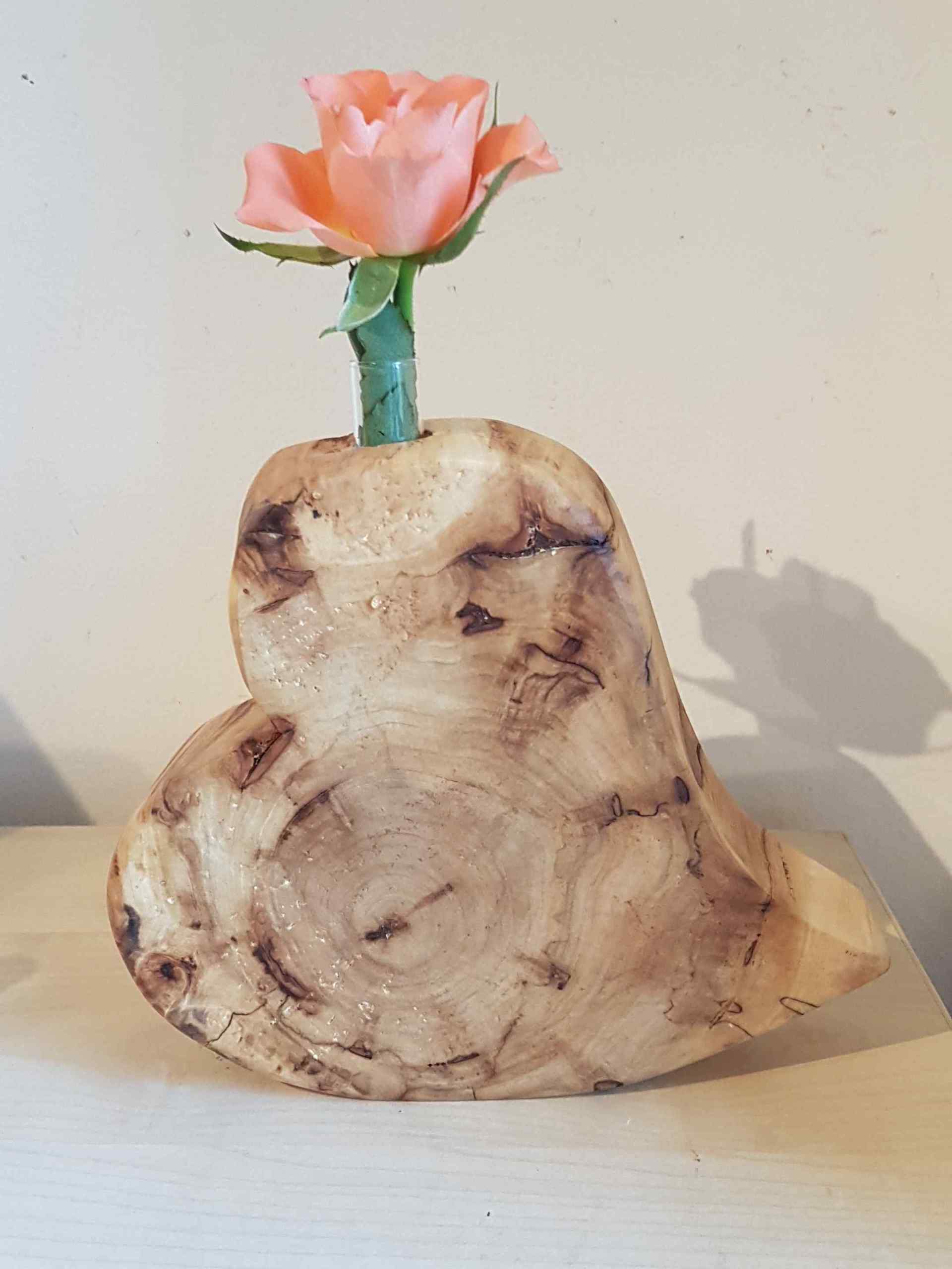 Holzvase mit Reagenzglas Pappel geölt in Herzform Exklusives Lieblingsstück Unikat Handarbeit