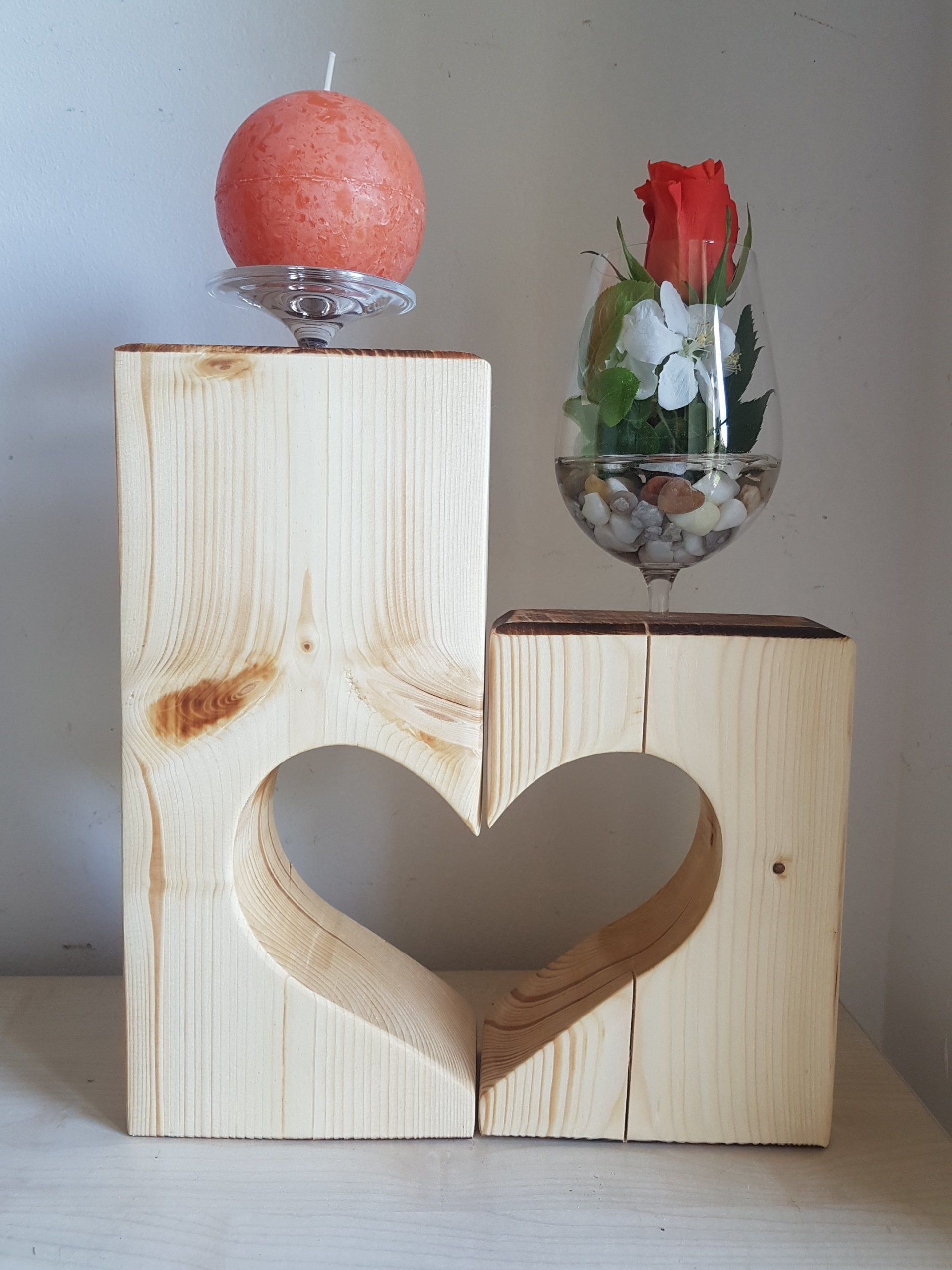 Kerzenständer und Blumenvase aus Holz in Herzform, Handarbeit