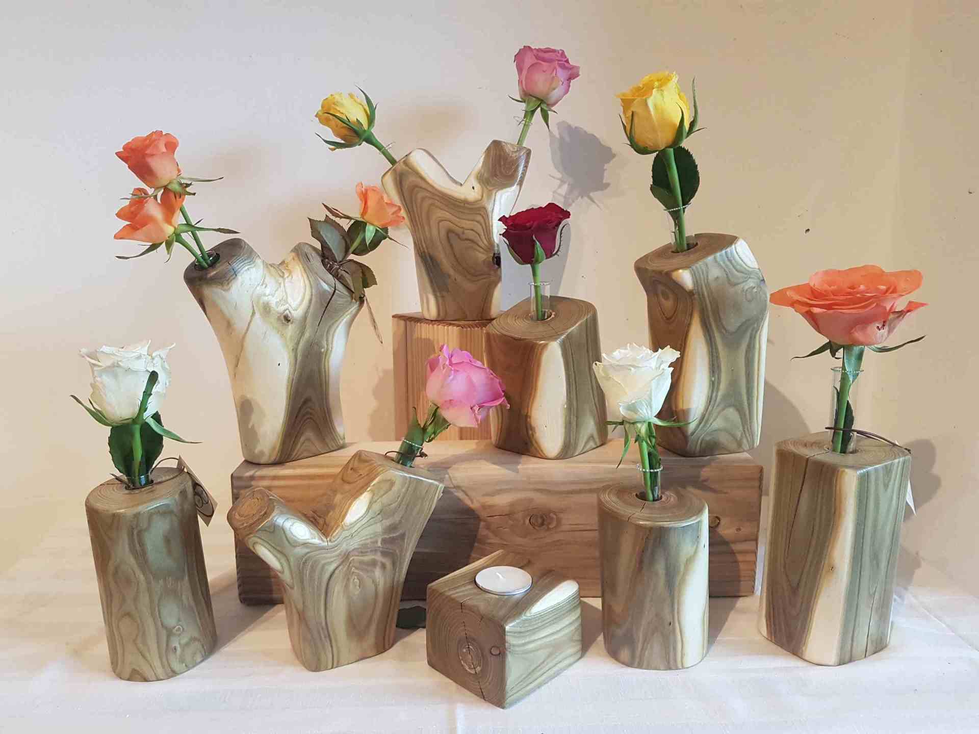 Holzvase mit Reagenzglas Essigbaum lackiert Exklusives Lieblingsstück Unikat Handarbeit