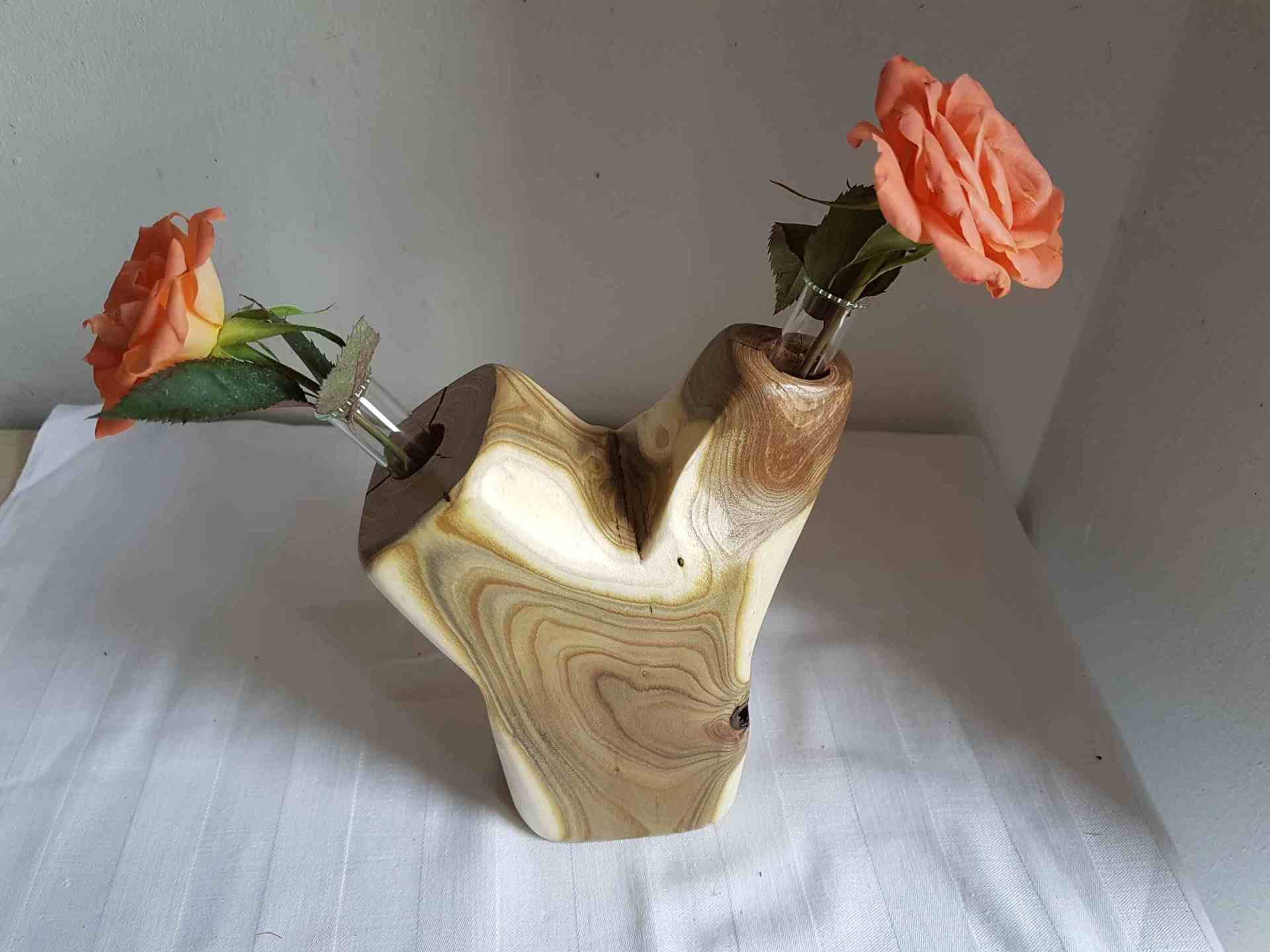 Holzvase mit Reagenzglas Essigbaum lackiert Exklusives Lieblingsstück Unikat Handarbeit