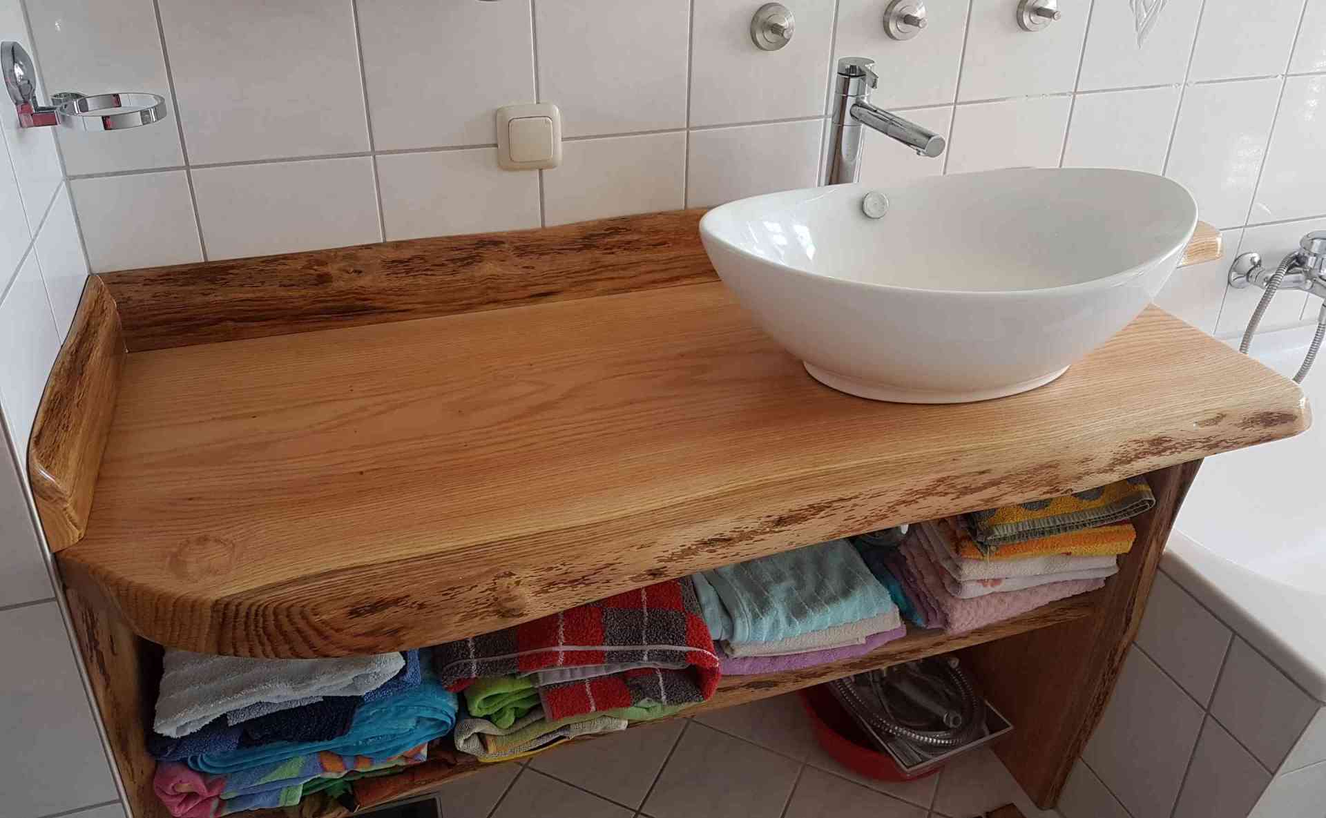 Waschtisch Ablage aus Massivholz Roteiche rustikal Exklusives Lieblingsstück Unikat Handarbeit