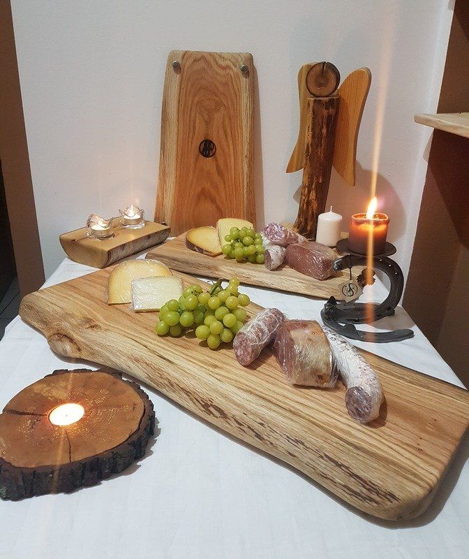 Servierbrett Servierplatte aus Eiche mit lebensmittelechtem Holzöl behandelt Exklusives Lieblingsstück Unikat Handarbeit