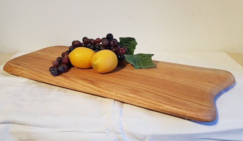 Servierbrett Servierplatte aus Eiche mit lebensmittelechtem Holzöl behandelt Exklusives Lieblingsstück Unikat Handarbeit