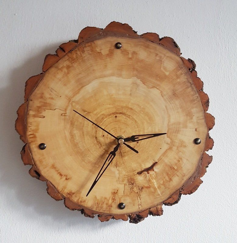 Wanduhr aus Holz Pappel geölt Exklusives Lieblingsstück Unikat Handarbeit