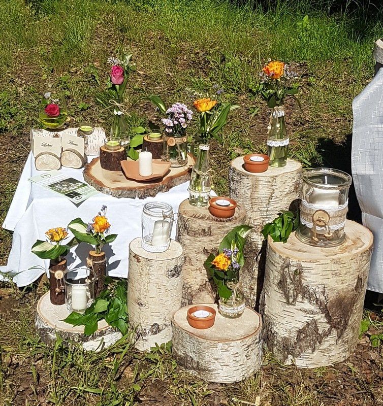 Hochzeitsdekoration aus Holz Kerzenständer Vasen Holzscheiben Holzstamm vintage