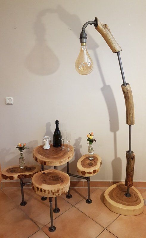 Stehlampe und Couchtisch Etagere Tisch Esche Baumscheibe geölt und Temperguss Industrial Style Industrie Look Unikat Exklusives Lieblingsstück