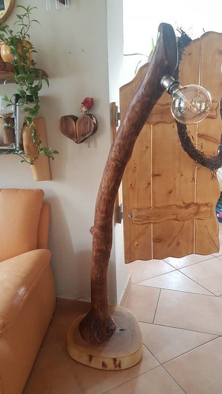 Stehlampe Esche Ast gebeizt Exklusives Lieblingsstück