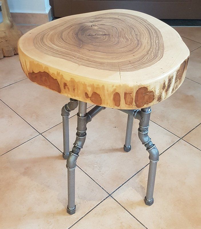 Hocker Esche Baumscheibe geölt und Temperguss Industrial Style Industrie Look Unikat Exklusives Lieblingsstück