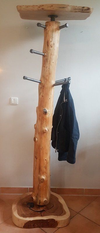 Garderobe aus Baumstamm und Temperguss Industrial Style Industrie Look Unikat Exklusives Lieblingsstück