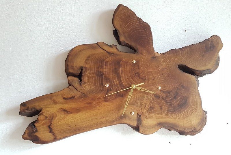 Wanduhr aus Holz Robinie Wurzel geölt Exklusives Lieblingsstück Unikat Handarbeit