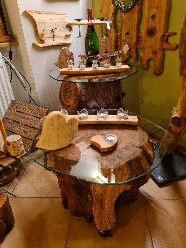 Couchtisch aus massiver Kirsche mit geschwungener Glasplatte Exklusives Lieblingsstück Unikat Handarbeit