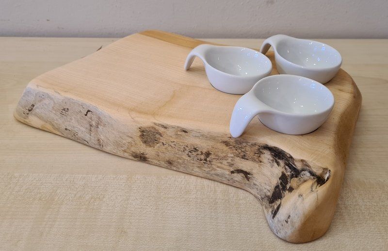 Servierbrett Servierplatte mit Schälchen aus Ahorn mit lebensmittelechtem Holzöl behandelt Exklusives Lieblingsstück Unikat Handarbeit