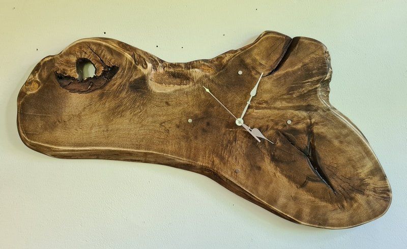 Wanduhr aus Holz Esche gebeizt geölt Exklusives Lieblingsstück Unikat Handarbeit