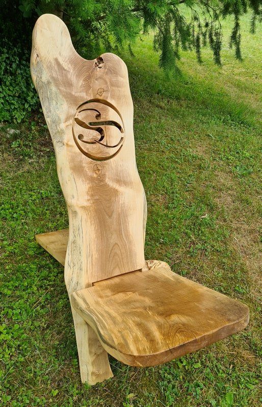 Wikinger-Stuhl aus Hartholz mit Firmenlogo