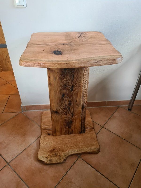 Beistelltisch aus massiver Roteiche Exklusives Lieblingsstück Unikat Handarbeit