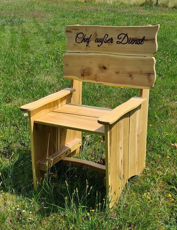 Gartenstuhl Robinie graviert Exklusives Lieblingsstück Unikat Handarbeit