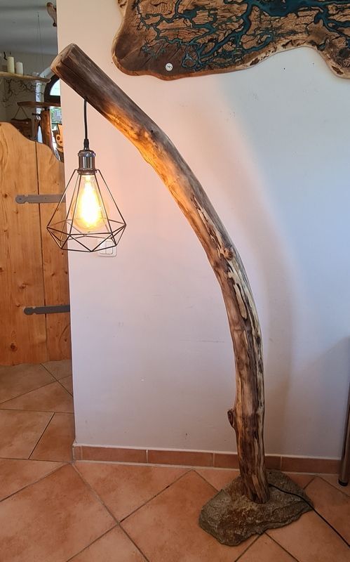 Stehlampe Holz Vintage mit Draht Lampenschirm Exklusives Lieblingsstück Unikat