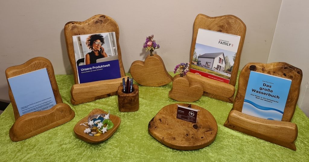 Messestandausstattung Flyerhalter Stiftehalter Kartenhalter aus Eiche Messestand