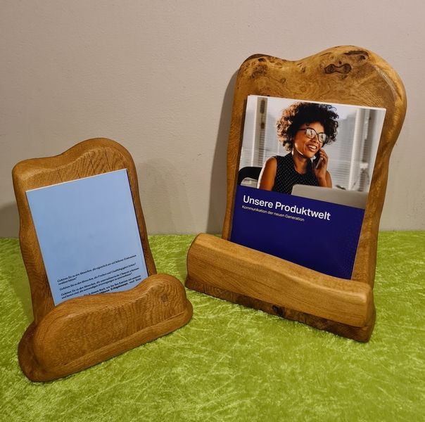 Messestandausstattung Flyerhalter Stiftehalter Kartenhalter aus Eiche Messestand