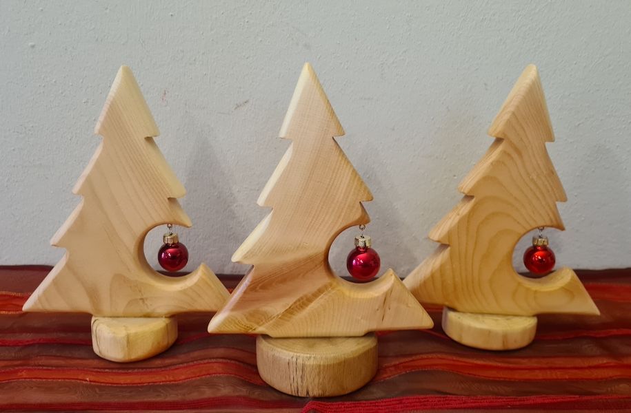 Weihnachtsbaum mit Kugel Holz Unikat in Handarbeit hergestellt Exklusives Lieblingsstück Unikat Handarbeit