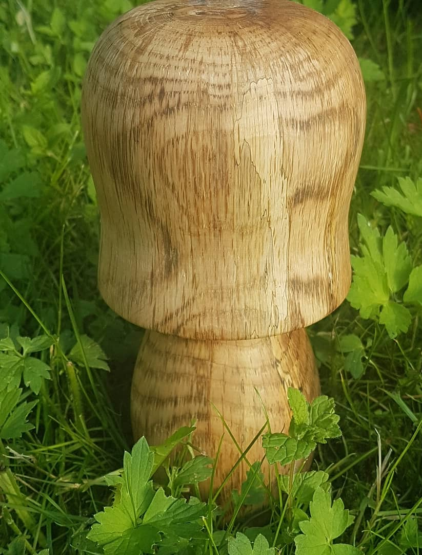 großer gedrechselter Pilz aus Eiche großer gedrechselter Pilz aus Eiche