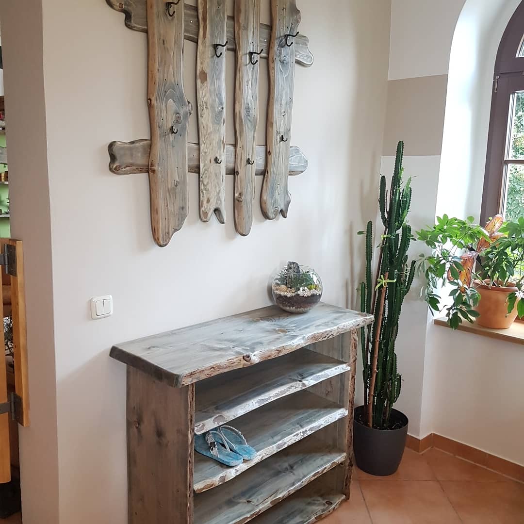 Garderobe Schuhregal grau gebeizt alte Bretter Exklusives Lieblingsstück Unikat Handarbeit