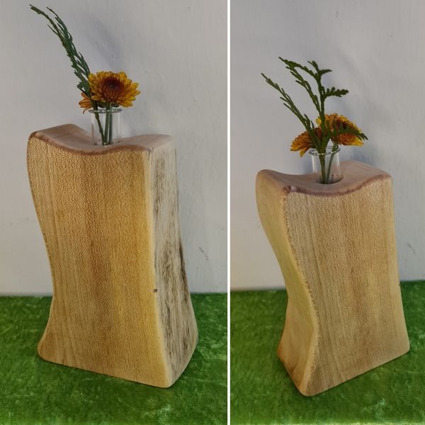 Holzvase mit Reagenzglas Ahorn geölt Exklusives Lieblingsstück Unikat Handarbeit