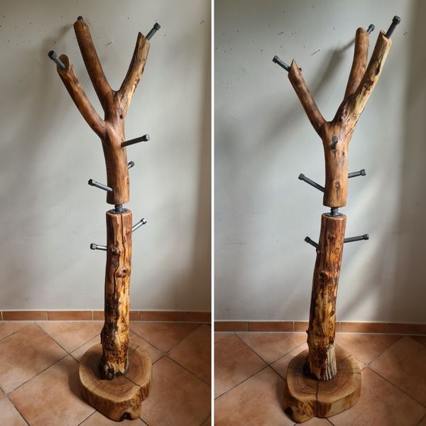 Garderobe aus Baumstamm Esche und Temperguss Industrial Style Industrie Look Unikat Exklusives Lieblingsstück
