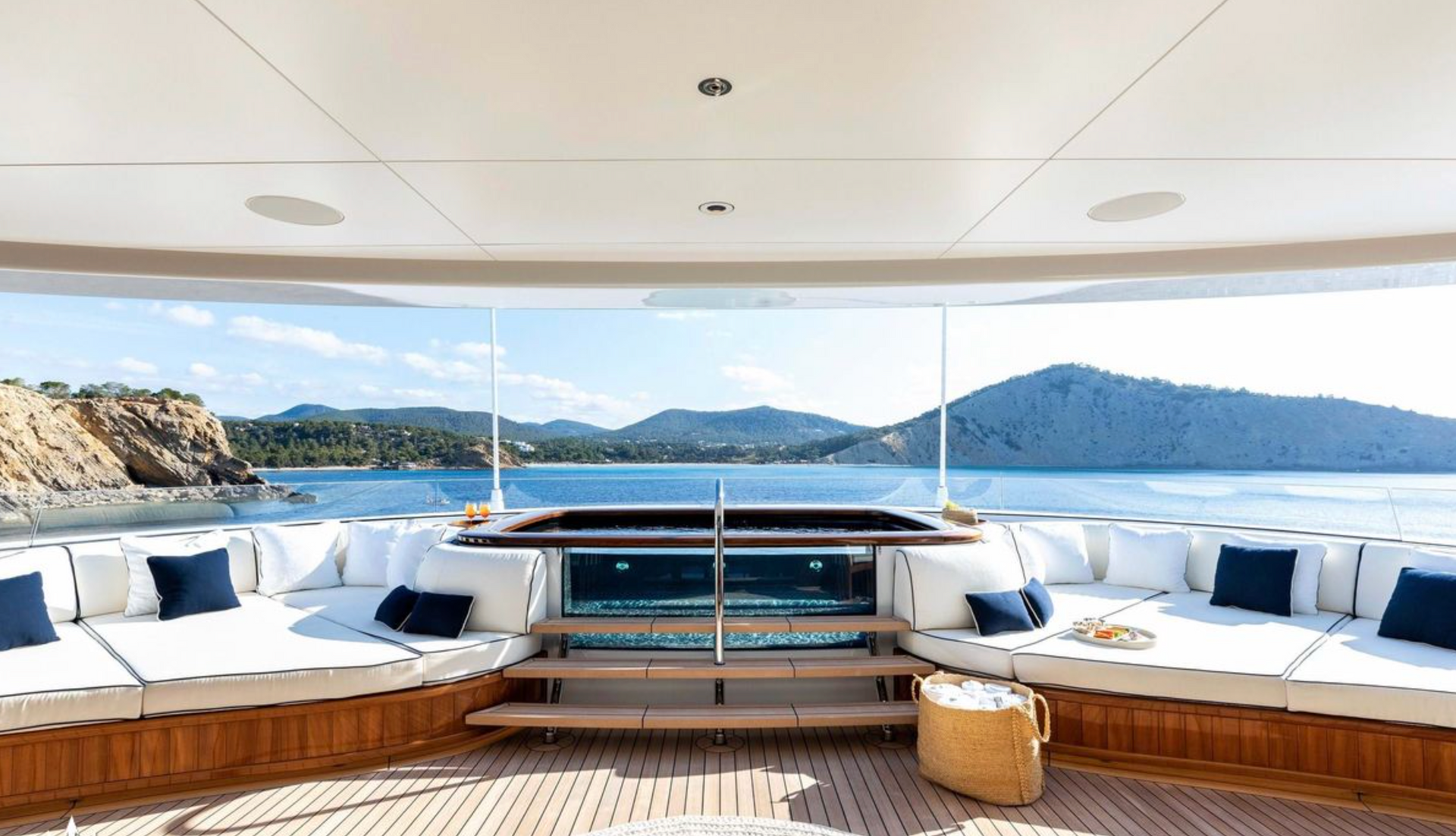 Yacht Sophia view from outside