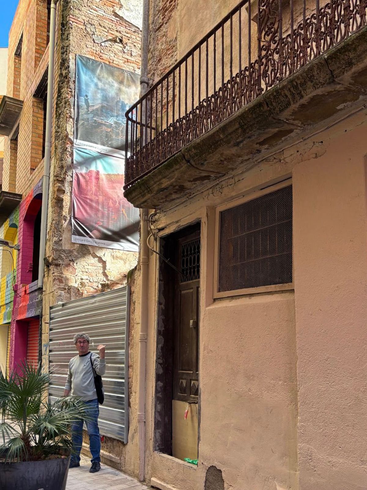 «Buit», connecta molt amb Valors Declarats. Gràcies a MITGERES, i molt especialment a Llumull Accions Audiovisuals, al Casal Popular La Turba i al Museu de Valls per fer possible aquesta mostra i per convidar-me a participar-hi.