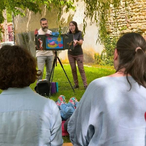 Kamishibaï Coeur de Bois à Nanteuil (79) pour l'anniversaire des Mots Volants (librairie ambulante)
