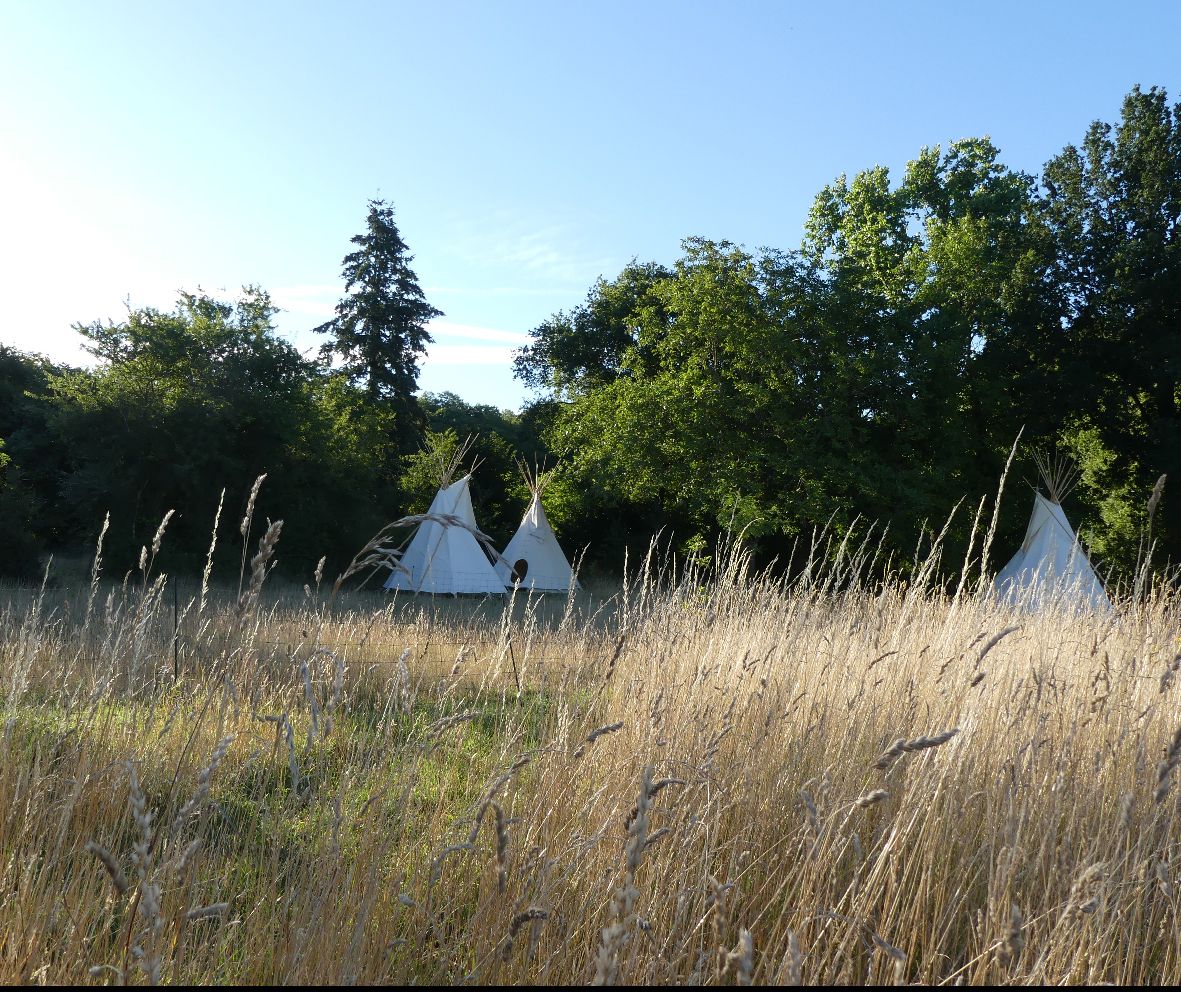 tipis intérieur et ciel
