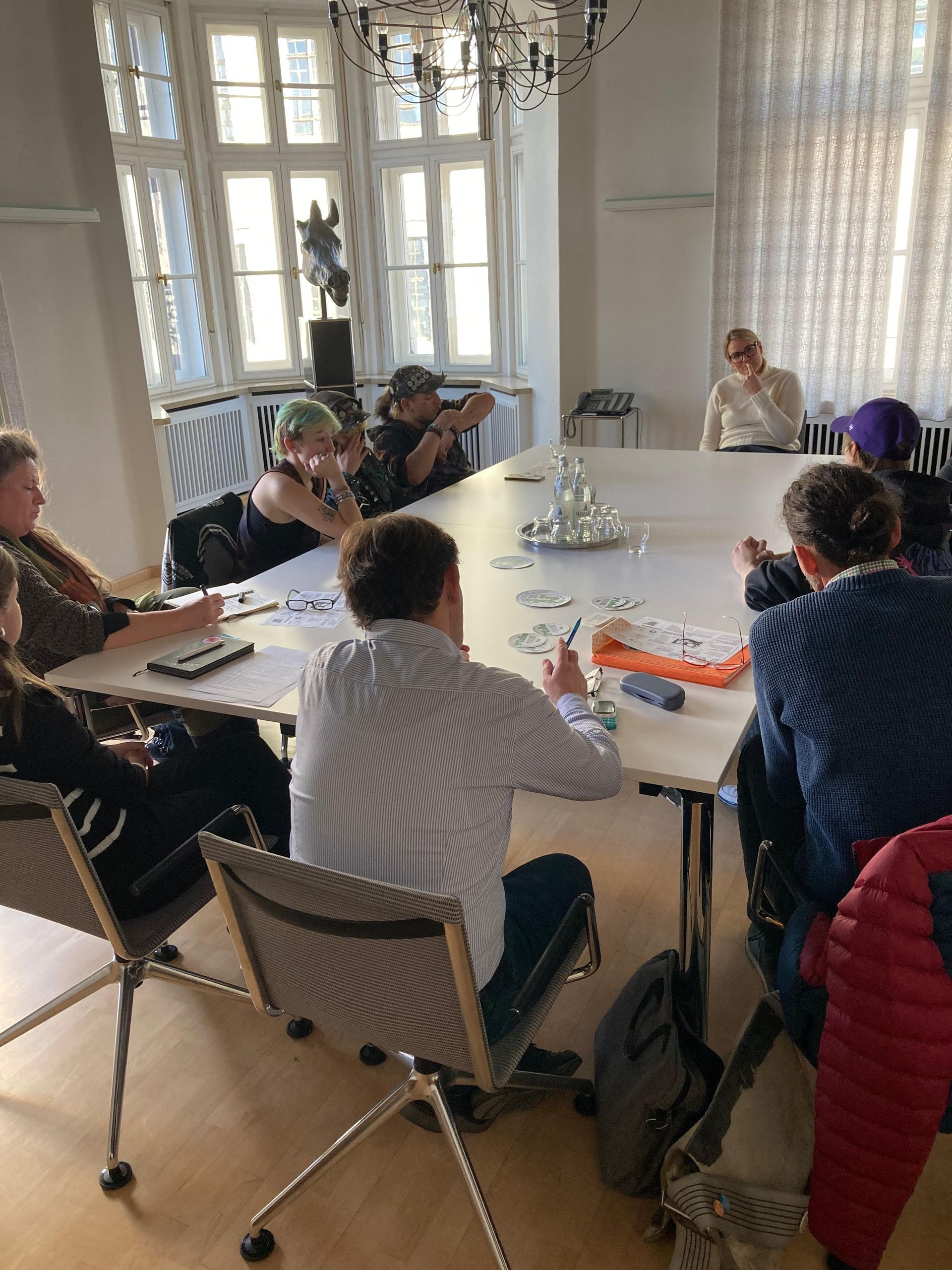 Oberbürgermeisterin der Stadt Augsburg Frau Weber trifft den Verein JCube e.V. mit Mitgliedern und Betroffenen