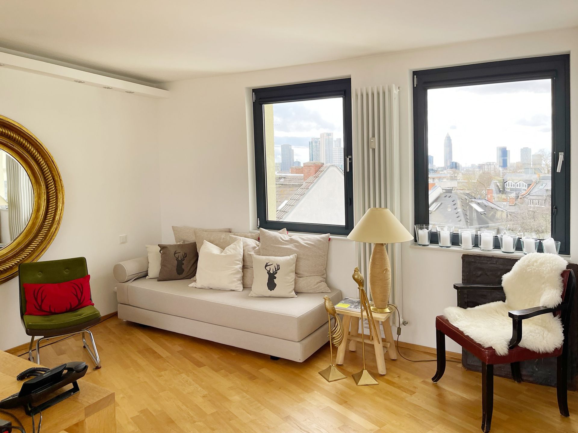 Kleiner Salon als Nebenfläche im LOFT8 mit direktem Zugang zum großen Balkon BALZER-Event-Locations-Rooftop-Apartment-LOFT8-Kleiner-Salon