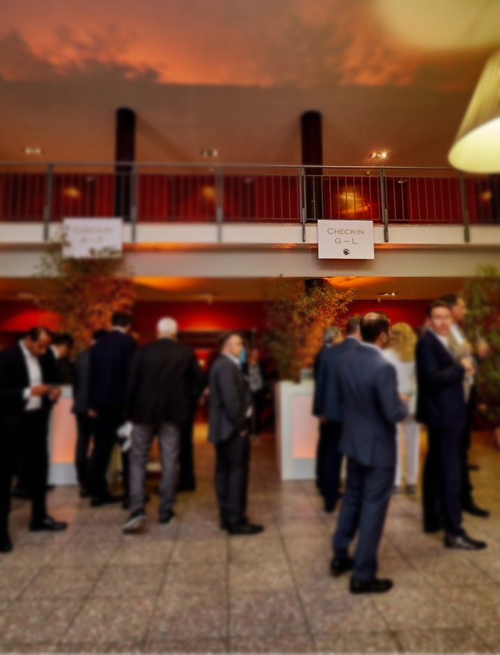 Hauptfoyer mit direktem Zugang zum Großen Saal BALZER-Event-Location-Zoo-Gesellschaftshaus-Hauptfoyer-mit-Registrierung