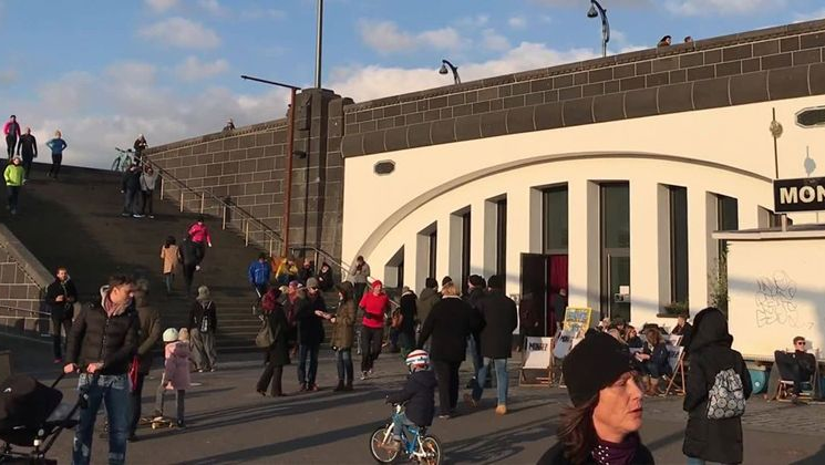 Public space in front of the art exhibition BALZER Event Locations Honsellbruecke Family Montez