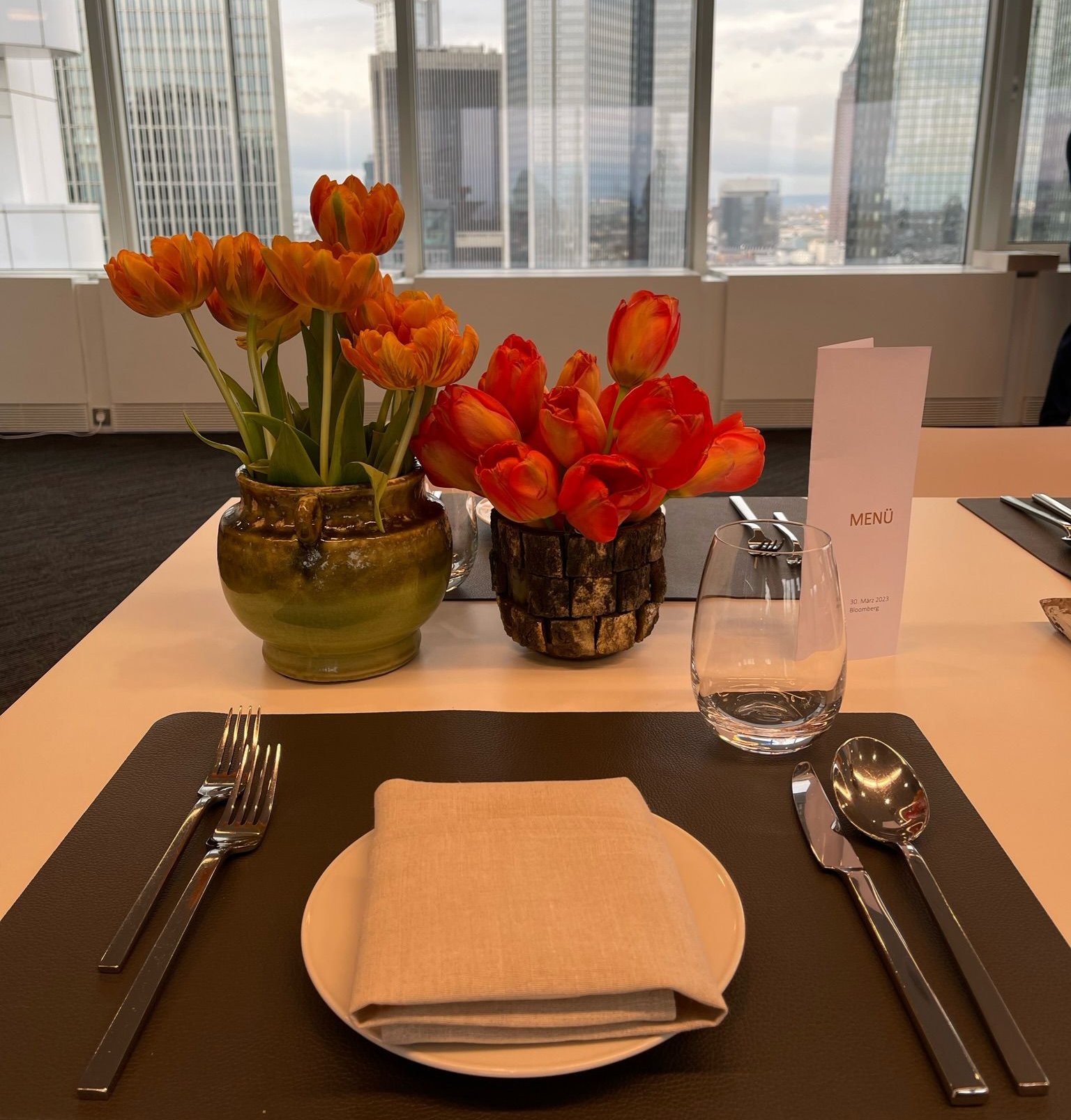 Corporate business lunch BALZER BUSINESS Corporate Catering Lunch with Menu Service Table Setting